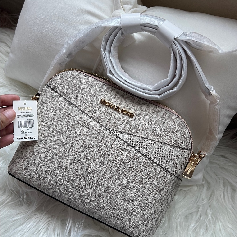 MK Jet Set Travel Medium White/Blush Pink Signature Coated Canvas Crossbody Bag - Picture 17 of 17